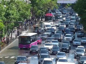 Sürücülərin NƏZƏRİNƏ: Bakıda BU YOLLARDA sıxlıqdır
