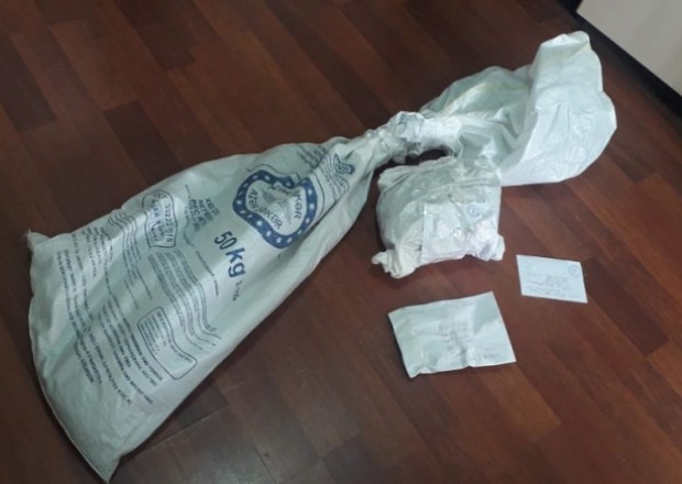 Kürdəmirdə “patı” satan şəxslər saxlanıldı – FOTO Kürdəmirdə “patı” satan şəxslər saxlanıldı – FOTO