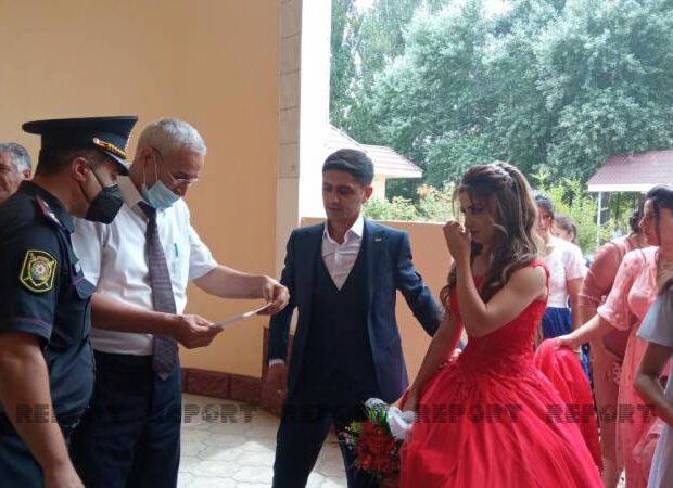 Azərbaycanda bəy və gəlin vaksinasiya olunmadığına görə toya buraxılmadı – FOTOLAR Azərbaycanda bəy və gəlin vaksinasiya olunmadığına görə toya buraxılmadı – FOTOLAR