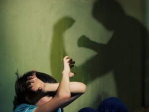 Azərbaycanda dəhşət: Ana və sevgilisi beş yaşlı uşağın dilin qopardı