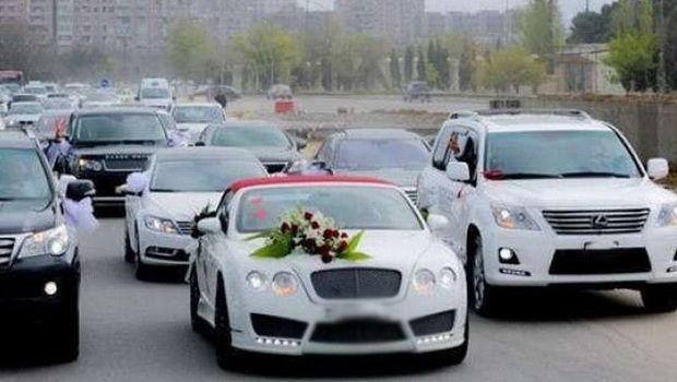 Yol polisi toy karvanlarına görə ÇAĞIRIŞ ETDİ Yol polisi toy karvanlarına görə ÇAĞIRIŞ ETDİ