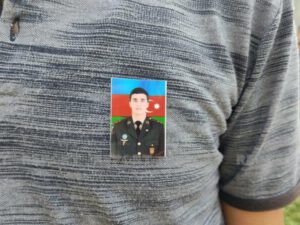 Həlak olan zabitlə vida mərasimi keçirilir