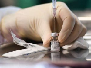 Yaponlar “Pfizer” peyvəndində rezin qırıntısı TAPDILAR