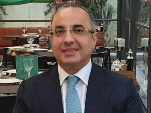 İş adamından AZAL prezidentinin xanımına: “Bəzi məsələləri kəsdiyimiz çörəyə görə açıqlamıram…”