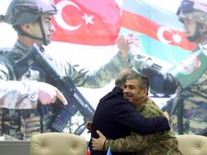 Zakir Həsənov Akar və Yaşar Güləri təbrik etdi