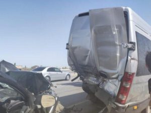 Şəmkirdə minik avtomobili mikroavtobusa çırpıldı, yaralılar var