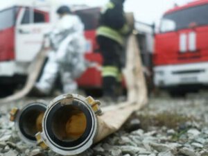 Bakıda yaşayış binası YANIR