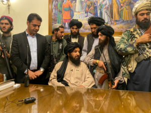 “Taliban” prezident sarayına belə daxil oldu – VİDEO