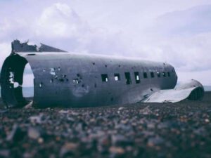 DƏHŞƏTLİ TƏYYARƏ QƏZASI: Pilot və 6 sərnişin öldü – FOTO