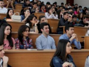 Gənclər Azərbaycan universitetlərini boykot edirlər – “Burada heç nə öyrənə bilmirlər”