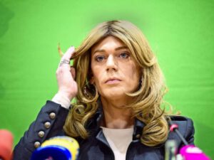Almaniya tarixində ilk – Transgender deputat oldu
