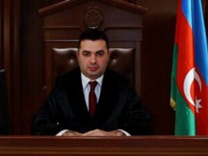 Arvadını qətlə yetirən hakimin oğlu məhkəmədə ifadə verməkdən imtina edib