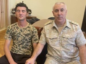 Rüstəm Muradov əsir Cəmil Babayevlə görüşdü – FOTO