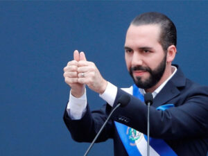 Özünü diktator prezident elan etdi