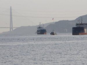 Rusiya və Türkiyə gəmiləri toqquşdu – FOTOLAR