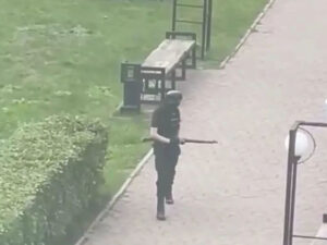 Rusiyada universitetə silahlı basqın edən şəxs öldürüldü