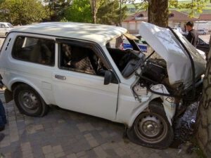AAYDA-ya məxsus avtomobil keçmiş polisi vurub xəstəxanalıq etdi