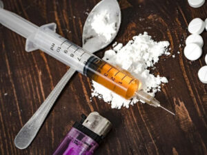 Bakıda ata qızının damarına heroin vurub öldürdü – Dəhşətli qətlin təfərrüatları