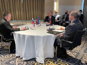 Kamran Əliyev Rusiya və Ermənistanın baş prokurorları ilə görüşdü