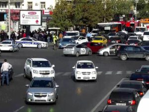 Nərimanov rayonunda hərəkət məhdudlaşdırıldı, avtobusların yolu dəyişdirildi – FOTO