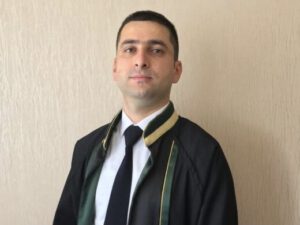 Azərbaycanda vəkilin avtomobilini YANDIRDILAR – FOTOLAR