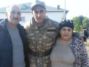 Nurlandan sonra ata-anamız da öldü, bizə “ev düşmür” deyirlər” – Zirzəmidə yaşayan bacı-qardaş