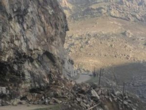 Uçqun baş verən yolda hərəkət bərpa edildi