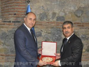 Zakir Həsənov gürcü həmkarı ilə görüşdü – SƏNƏD İMZALANDI