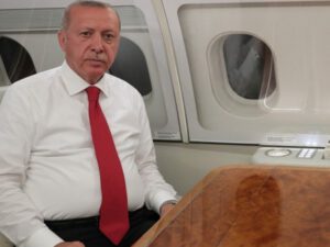 “Kitabımda geri addım atmaq yoxdur” – Ərdoğan Azərbaycandan qayıdarkən təyyarədən açıqlama verdi