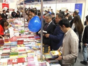 Nazirlik 5 günlük kitab yarmarkasında 300 min manatı nəyə xərcləyib? – naşirlərdən ETİRAZ