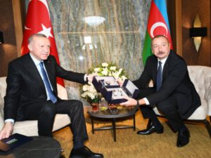 Ərdoğan İlham Əliyevə üzərində Xarıbülbül təsviri olan saatlar hədiyyə edib – FOTO