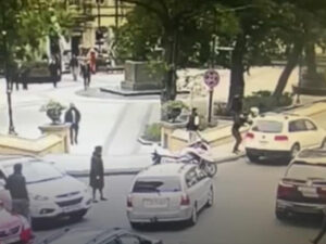 Bakını bir-birinə vuran sürücü həbs edildi – VİDEO