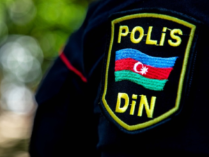 Azərbaycanda 2 polis əməkdaşı bıçaqlandı