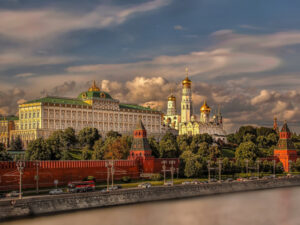 Erməni nəşrindən Moskvaya ittiham: “Rusiya bizi alçaldır”