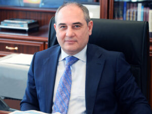 Müstəqillik zirvəsi – TAHİR BUDAQOV YAZIR