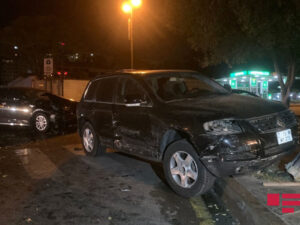 İşıqforun qırmızı işığından keçdi, 3 maşın toqquşdu – VİDEO