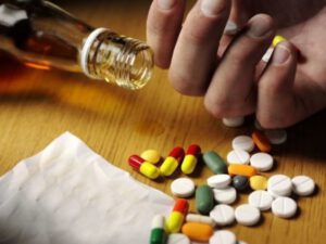 Azərbaycanda 52 yaşlı kişi içdiyi dərmandan zəhərləndi