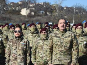 İlham Əliyev Cıdır düzündə himn oxudu – VİDEO