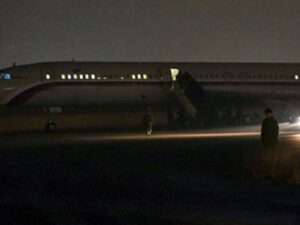 Rus generalın olduğu təyyarə Bakıdan İrəvana cəsəd daşıyır – FOTO