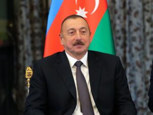 İlham Əliyev iki ölkənin Azərbaycana yeni təyin olunmuş səfirlərini qəbul edib