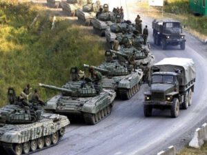 Rusiyaya məxsus yüzlərlə tank, “Qrad”, “Uraqan” və iri qoşunlar SƏRHƏDƏ YIĞILIR – FOTO
