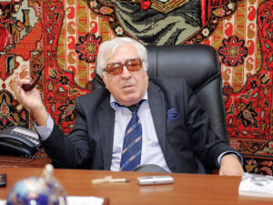 Anardan sərt etiraz : “Qara camaat necə düşsün bunların qəbuluna” – VİDEO