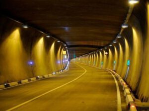 İşığın qiyməti qalxdı, tunel qaranlığa büründü: sürücülər təhlükədə – FOTO