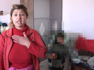 Tovuzda azyaşlı uşağını küçədə yatızdıran qadın danışdı: “Həyat yoldaşımdan küsmüşəm” – VİDEO