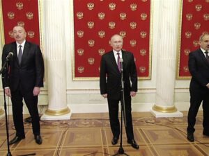 Liderlər mətbuata bəyanatla çıxış ediblər