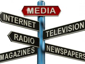 Azərbaycanda jurnalistlər “özümüzünkülər və özgələr”ə bölünəcək