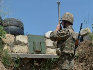 Ermənistanla sərhəddə saxlanılan iki Azərbaycan hərbçisi geri qaytarıldı