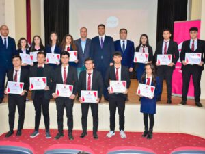 “Nar” peşəkarları yetişdirməyə davam edir