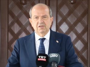 Ersin Tatar Roma Papasını Quzey Kıbrısa dəvət etdi