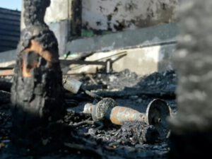 Baba ilə nəvənin həlak olduğu evdən dəhşət saçan kadrlar – FOTO